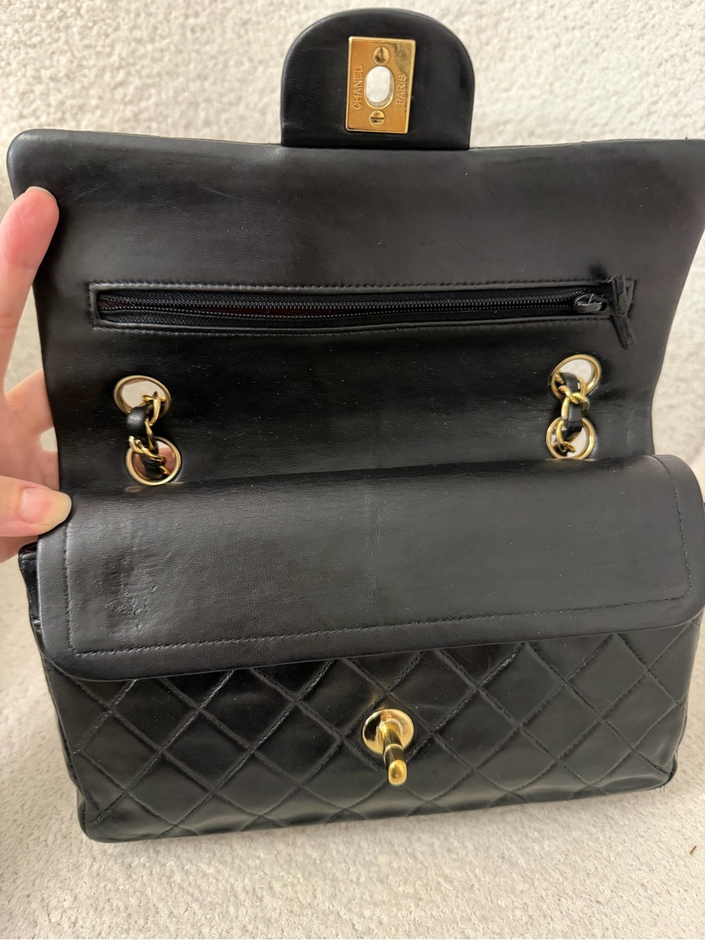 CHANEL Black Quilted Leather Shoulder Bag with Gold Chain SMALL - Picture 10 of 13